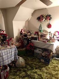 Christmas Room full of vintage decorations!