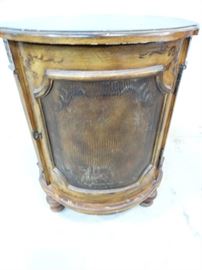 Alligator Accent Drum TableCabinet