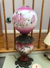 Vintage pink Gone With The Wind lamp