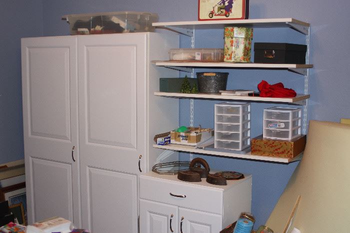 Craft room with detachable shelf units