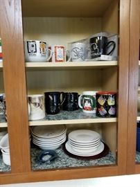 coffee mugs and dish set
