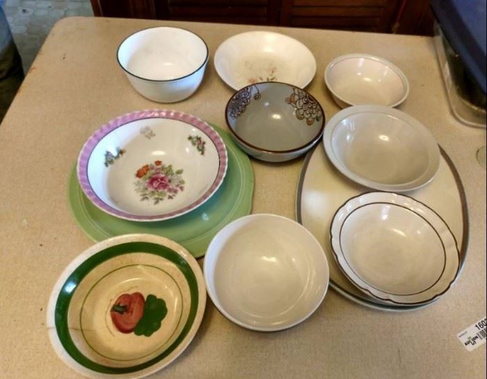 Lot of Various Vintage Kitchen Bowls