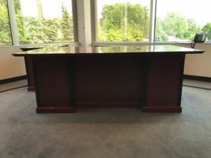 KIMBALL INNSBRUCK EXECUTIVE OFFICE FURNITURE-DESKS AND WALL UNIT ARE LOCATED OFF SITE ( CALL TO SCHEDULE APPOINTMENT TO VIEW)