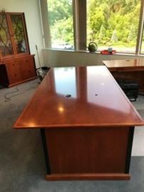 KIMBALL INNSBRUCK EXECUTIVE OFFICE FURNITURE-DESKS AND WALL UNIT ARE LOCATED OFF SITE ( CALL TO SCHEDULE APPOINTMENT TO VIEW)