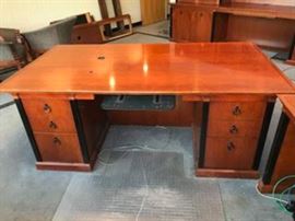 KIMBALL INNSBRUCK EXECUTIVE OFFICE FURNITURE-DESKS AND WALL UNIT ARE LOCATED OFF SITE ( CALL TO SCHEDULE APPOINTMENT TO VIEW)