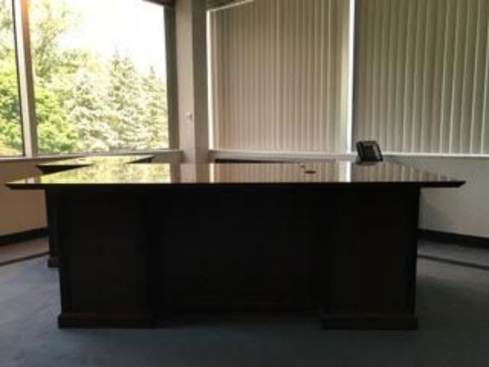 KIMBALL INNSBRUCK EXECUTIVE OFFICE FURNITURE-DESKS AND WALL UNIT ARE LOCATED OFF SITE ( CALL TO SCHEDULE APPOINTMENT TO VIEW)