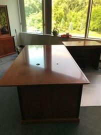 KIMBALL INNSBRUCK EXECUTIVE OFFICE FURNITURE-DESKS AND WALL UNIT ARE LOCATED OFF SITE ( CALL TO SCHEDULE APPOINTMENT TO VIEW)