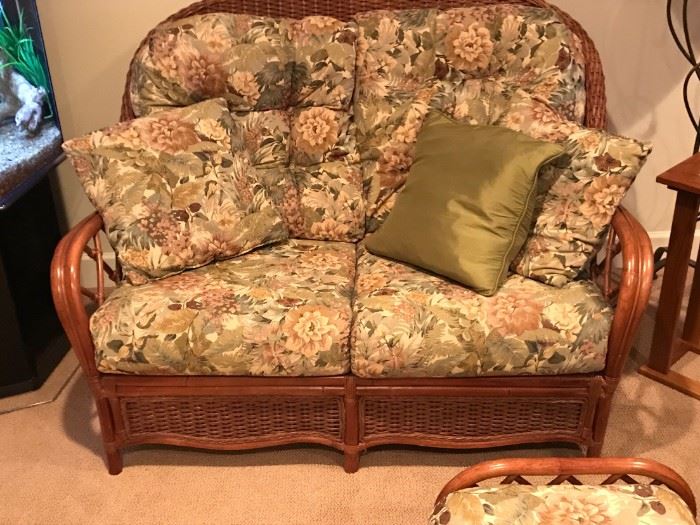 EVERGLADE WICKER LOVE-SEAT