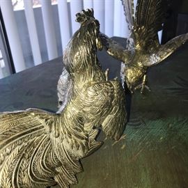 VINTAGE SILVER METAL FIGHTING ROOSTERS