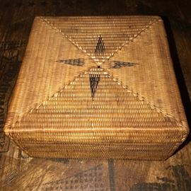 WOVEN WICKER BOX