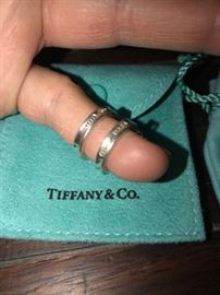 TIFFANY & CO. 925 SMALL HOOP EARRINGS