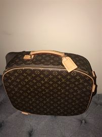 AUTHENTIC LOUIS VUITTON PACKALL PM-MINT CONDITION