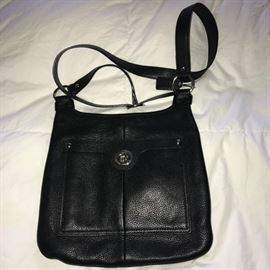 BLACK LEATHER COACH CROSSBODY BAG