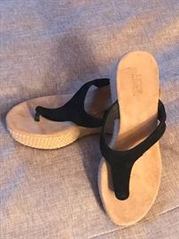 UGG SANDALS