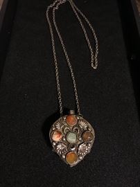 METAL AND STONE BOTTLE NECKLACE