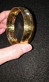 GOLD TONE BANGLE