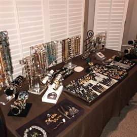 TON OF JEWELRY! 