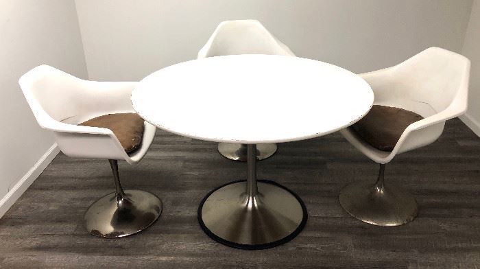 Saarinen Style Tulip Table and Chairs https://ctbids.com/#!/description/share/74354