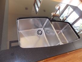 Maple Custom Kitchen Cabinets , Stainless Steel Oven W / Built In Microwave 30" x 42" , GE Profile 5 Burner Cooktop
, 36" Gaggenau Hood , Sorry NO Dishwasher & Refrigerator Opening Size 36" x 70"
 , Black Granite Countertop ,  Island , Stainless Steel Double Sink