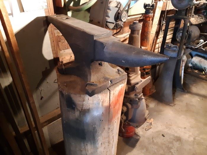 Trenton 133 lb anvil SN: 9792