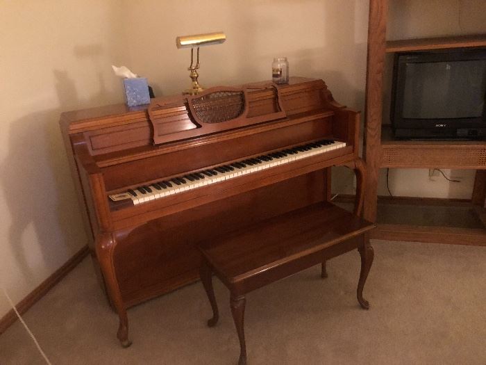 Story & Clark upright piano in immaculate condition!