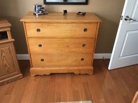 antique dresser 40"x18"x36"