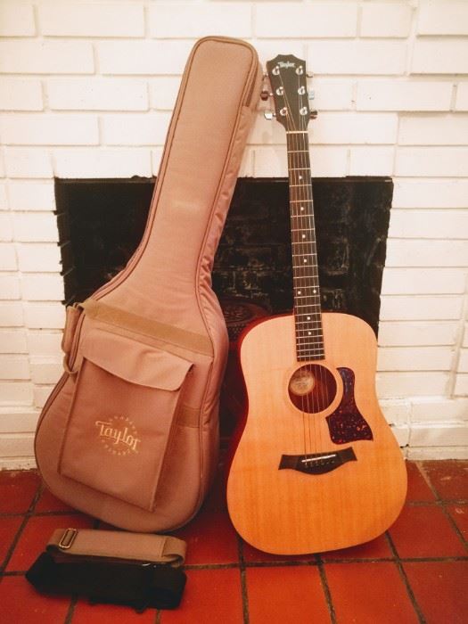 *New* Taylor Big Baby guitar with bag and strap