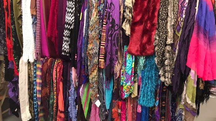 Ladies Designer Scarfs 
(Some w/tag)
Many other items like this to chose from.

Now Only $1-$2 