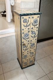 Small painted cabinet pedestal
