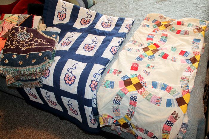 Quilt / quilt top and other linens