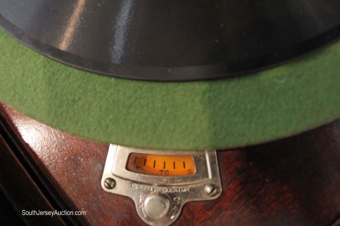  ANTIQUE Mahogany Victor Victrola with Head and Crank

Located Inside – Auction Estimate $200-$400 