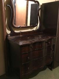 23 Vintage Dresser