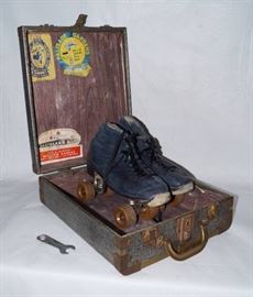 Vintage Mens Roller Skates w travel case and skat ...