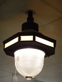 INDUSTRIAL LIGHT FIXTURE WITH SLAG GLASS