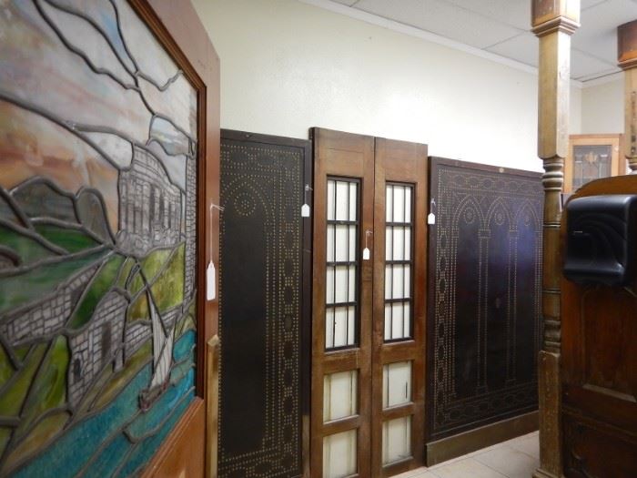 ART GLASS DOOR, LEATHER PANELS AND MORE