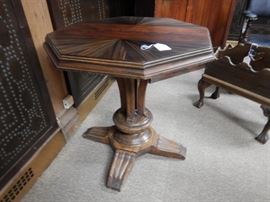 ANTIQUE TABLE