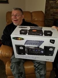 Jensen  3 Speed Stereo Turntable Music System with CD, Cassette and AM/FM Radio