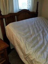 Easy Test WallHugger Platinum Series 2000 Adjustable Head/Foot/Massage Queen Size Bed