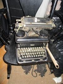 very early royal (very heavy) typewriter