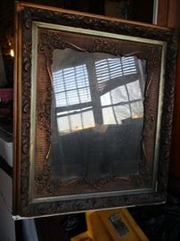 1800-1900 - many wood gilt frames with vintage pictures