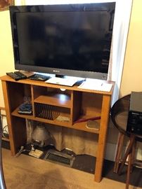 32" Sony TV,  Stand, Vintage TV Trays