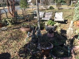 Lawn Chairs, Planters 