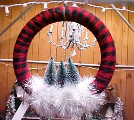 DECORATIVE WREATH