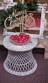 WICKER STAND DECRATIVE FRAME