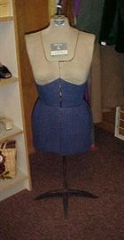 DRESS FORM/MANIQUIN-1