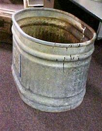 GALVANIZED METAL WATERING TUB 