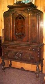 CHINA CABINET MATCHES BUFFET