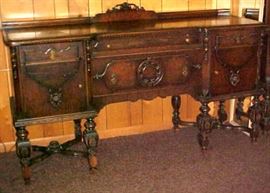 BUFFETT MATCHES CHINA CABINET