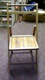 WOODEN FOLDING CHAIR