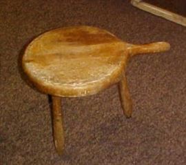 3 LEGGEG MILKING STOOL